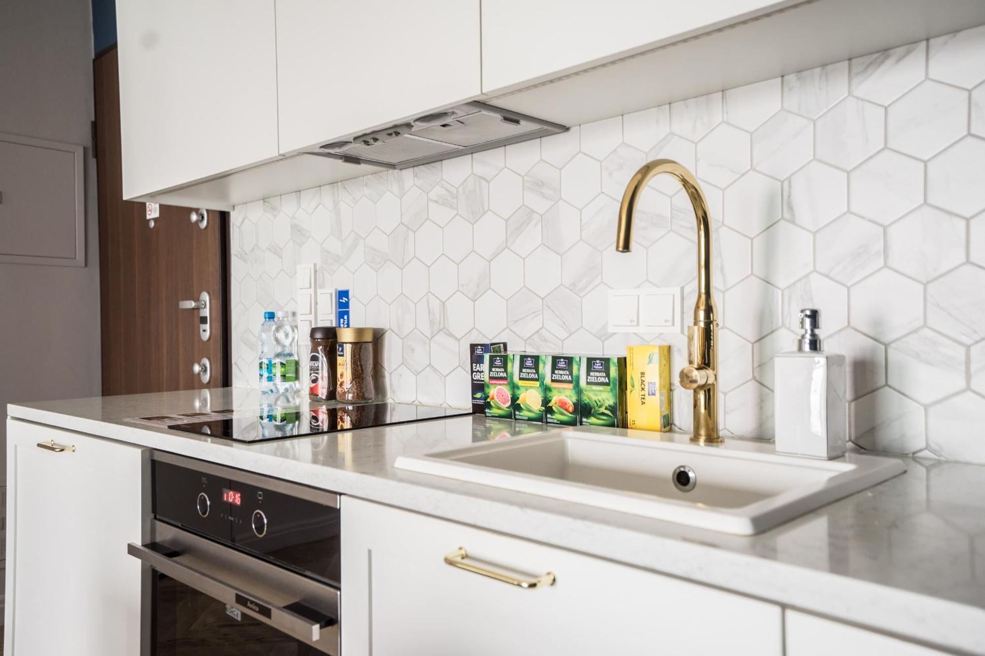 Vipwarsawapartments Sapphire Mennica Residence Bagian luar foto